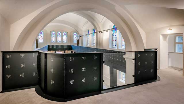 37-rekonstrukce-synagogy-a-rabinskeho-domu-c-p-200-v-zatci
