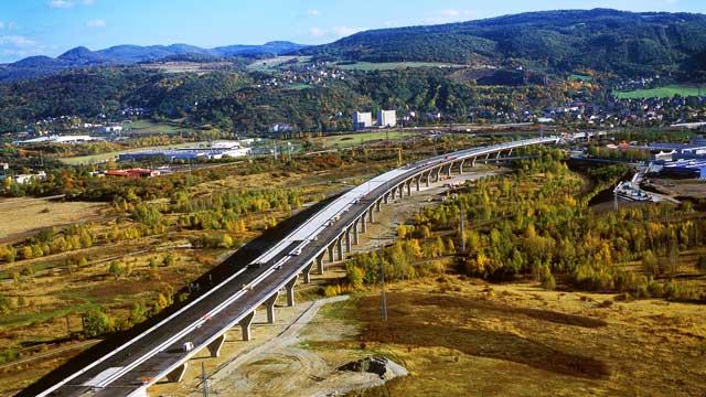 stavby-dalnice-d8-stavba-0807-v-useku-trmice-statni-hranice-nemecko-01